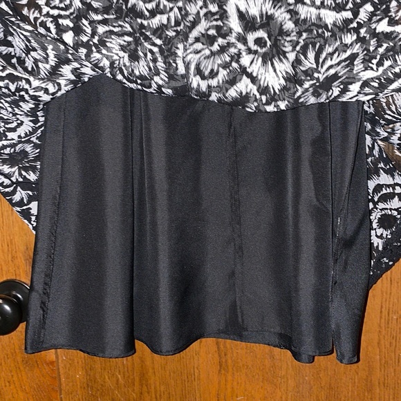 Ann Taylor Petite Black and White Floral Lace Dress - Picture 4 of 10